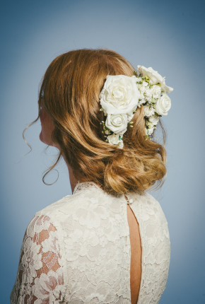 Floral bridal headpiece